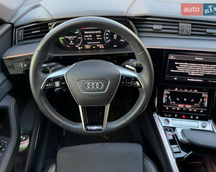Белый Ауди E-Tron, объемом двигателя 0 л и пробегом 55 тыс. км за 43000 $, фото 5 на Automoto.ua