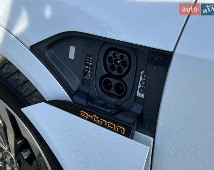 Белый Ауди E-Tron, объемом двигателя 0 л и пробегом 41 тыс. км за 42727 $, фото 84 на Automoto.ua