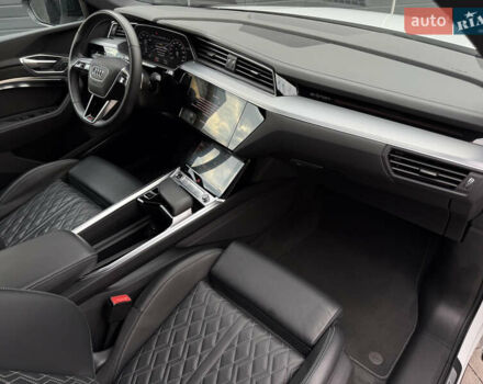 Белый Ауди E-Tron, объемом двигателя 0 л и пробегом 40 тыс. км за 46500 $, фото 23 на Automoto.ua