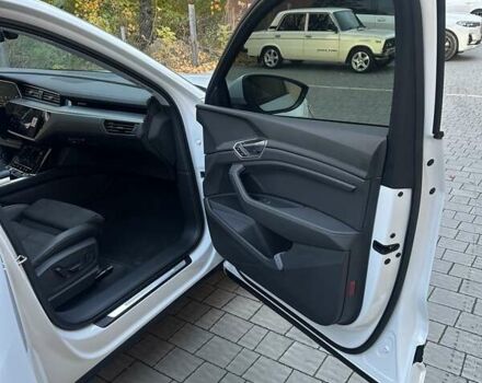 Белый Ауди E-Tron, объемом двигателя 0 л и пробегом 150 тыс. км за 33500 $, фото 28 на Automoto.ua