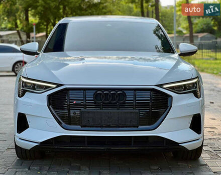Білий Ауді E-Tron, об'ємом двигуна 0 л та пробігом 22 тис. км за 41500 $, фото 1 на Automoto.ua