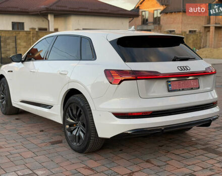 Белый Ауди E-Tron, объемом двигателя 0 л и пробегом 55 тыс. км за 43000 $, фото 52 на Automoto.ua