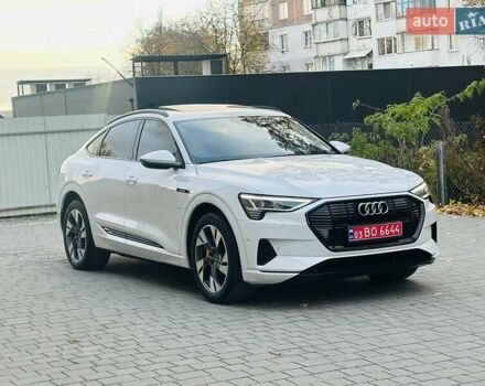 Белый Ауди E-Tron, объемом двигателя 0 л и пробегом 150 тыс. км за 33500 $, фото 1 на Automoto.ua