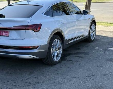 Белый Ауди E-Tron, объемом двигателя 0 л и пробегом 16 тыс. км за 44000 $, фото 4 на Automoto.ua