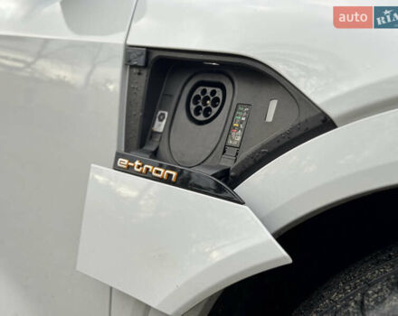 Белый Ауди E-Tron, объемом двигателя 0 л и пробегом 20 тыс. км за 51500 $, фото 9 на Automoto.ua