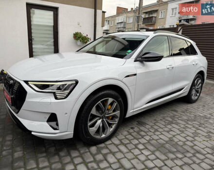 Белый Ауди E-Tron, объемом двигателя 0 л и пробегом 60 тыс. км за 34700 $, фото 4 на Automoto.ua