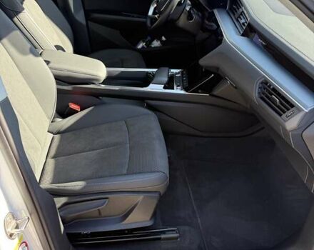 Белый Ауди E-Tron, объемом двигателя 0 л и пробегом 16 тыс. км за 44000 $, фото 38 на Automoto.ua