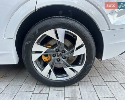 Белый Ауди E-Tron, объемом двигателя 0 л и пробегом 150 тыс. км за 33500 $, фото 14 на Automoto.ua