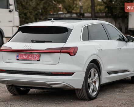 Білий Ауді E-Tron, об'ємом двигуна 0 л та пробігом 94 тис. км за 37999 $, фото 9 на Automoto.ua