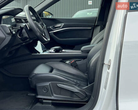 Белый Ауди E-Tron, объемом двигателя 0 л и пробегом 23 тыс. км за 44483 $, фото 24 на Automoto.ua