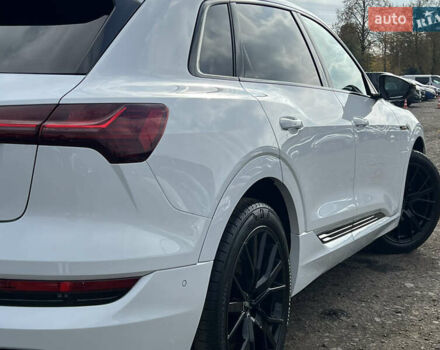 Белый Ауди E-Tron, объемом двигателя 0 л и пробегом 23 тыс. км за 44483 $, фото 12 на Automoto.ua