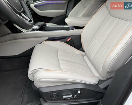 Белый Ауди E-Tron, объемом двигателя 0 л и пробегом 60 тыс. км за 34700 $, фото 33 на Automoto.ua