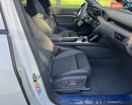 Белый Ауди E-Tron, объемом двигателя 0 л и пробегом 1 тыс. км за 67000 $, фото 18 на Automoto.ua