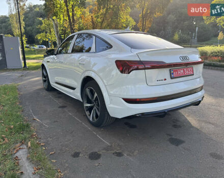 Белый Ауди E-Tron, объемом двигателя 0 л и пробегом 1 тыс. км за 67000 $, фото 3 на Automoto.ua