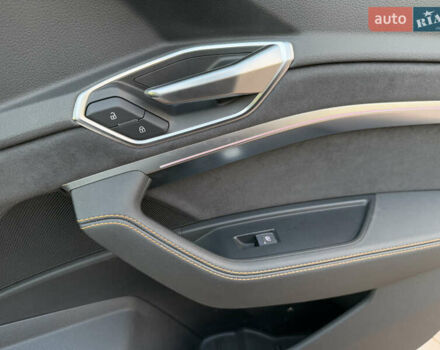 Белый Ауди E-Tron, объемом двигателя 0 л и пробегом 55 тыс. км за 43000 $, фото 37 на Automoto.ua