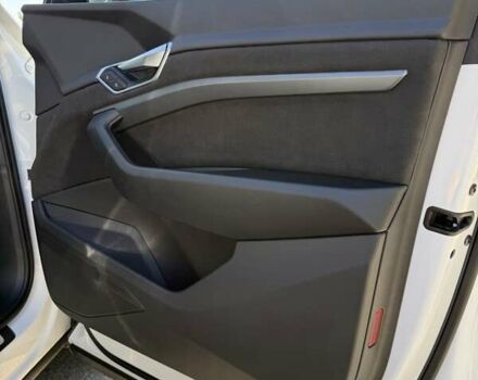 Белый Ауди E-Tron, объемом двигателя 0 л и пробегом 16 тыс. км за 44000 $, фото 35 на Automoto.ua