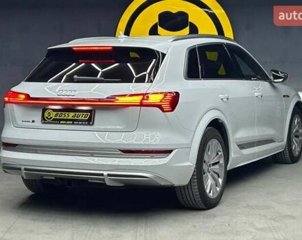 Білий Ауді E-Tron, об'ємом двигуна 0 л та пробігом 13 тис. км за 42500 $, фото 5 на Automoto.ua