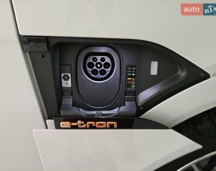 Белый Ауди E-Tron, объемом двигателя 0 л и пробегом 26 тыс. км за 48778 $, фото 75 на Automoto.ua