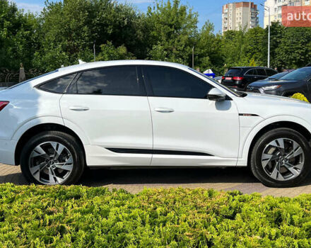 Белый Ауди E-Tron, объемом двигателя 0 л и пробегом 33 тыс. км за 42990 $, фото 7 на Automoto.ua