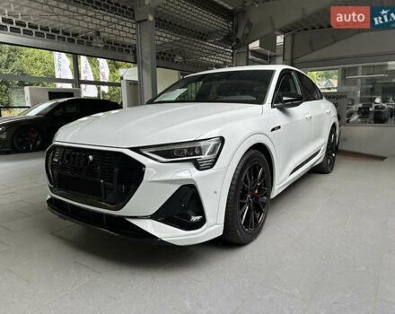 Белый Ауди E-Tron, объемом двигателя 0 л и пробегом 41 тыс. км за 47000 $, фото 1 на Automoto.ua