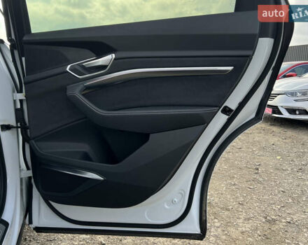 Белый Ауди E-Tron, объемом двигателя 0 л и пробегом 23 тыс. км за 44483 $, фото 39 на Automoto.ua