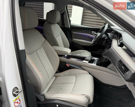 Белый Ауди E-Tron, объемом двигателя 0 л и пробегом 60 тыс. км за 34700 $, фото 59 на Automoto.ua