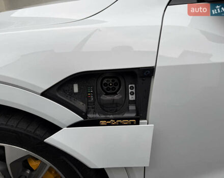 Белый Ауди E-Tron, объемом двигателя 0 л и пробегом 60 тыс. км за 34700 $, фото 15 на Automoto.ua