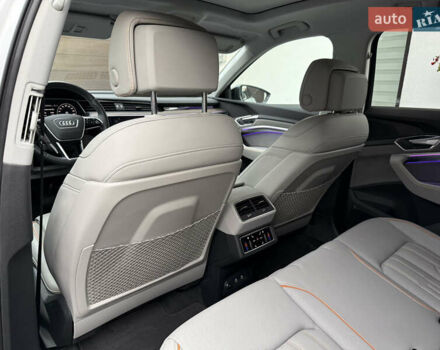 Белый Ауди E-Tron, объемом двигателя 0 л и пробегом 60 тыс. км за 34700 $, фото 40 на Automoto.ua