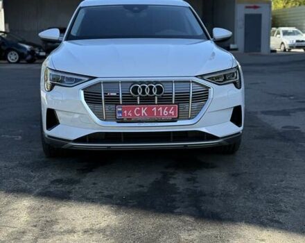 Белый Ауди E-Tron, объемом двигателя 0 л и пробегом 16 тыс. км за 44000 $, фото 1 на Automoto.ua