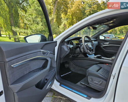 Белый Ауди E-Tron, объемом двигателя 0 л и пробегом 1 тыс. км за 64999 $, фото 10 на Automoto.ua
