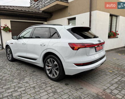Белый Ауди E-Tron, объемом двигателя 0 л и пробегом 60 тыс. км за 34700 $, фото 10 на Automoto.ua