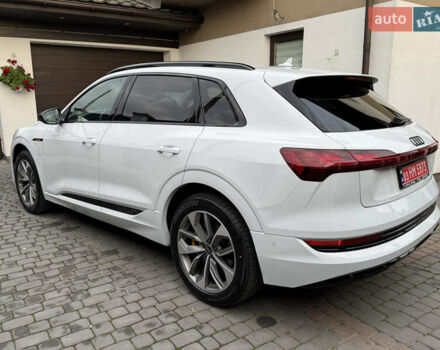 Белый Ауди E-Tron, объемом двигателя 0 л и пробегом 60 тыс. км за 34700 $, фото 24 на Automoto.ua