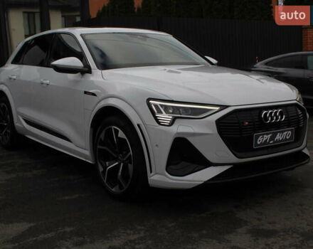 Білий Ауді E-Tron, об'ємом двигуна 0 л та пробігом 11 тис. км за 49700 $, фото 2 на Automoto.ua