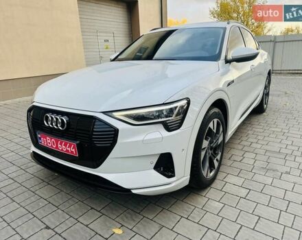 Белый Ауди E-Tron, объемом двигателя 0 л и пробегом 150 тыс. км за 33500 $, фото 4 на Automoto.ua