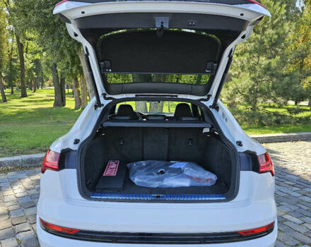 Белый Ауди E-Tron, объемом двигателя 0 л и пробегом 1 тыс. км за 64999 $, фото 25 на Automoto.ua