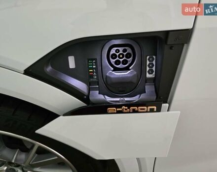 Белый Ауди E-Tron, объемом двигателя 0 л и пробегом 26 тыс. км за 48778 $, фото 74 на Automoto.ua