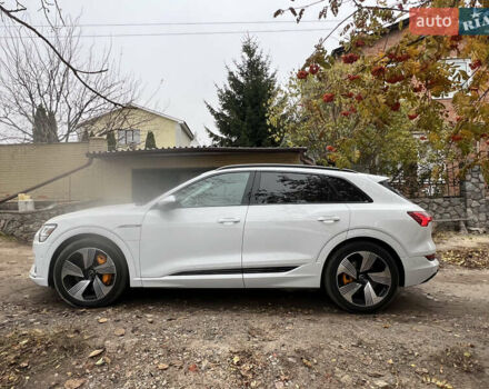 Белый Ауди E-Tron, объемом двигателя 0 л и пробегом 13 тыс. км за 49000 $, фото 1 на Automoto.ua