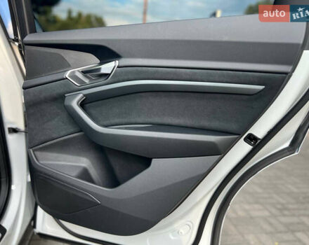 Білий Ауді E-Tron, об'ємом двигуна 0 л та пробігом 22 тис. км за 41500 $, фото 37 на Automoto.ua