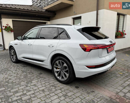 Белый Ауди E-Tron, объемом двигателя 0 л и пробегом 60 тыс. км за 34700 $, фото 7 на Automoto.ua
