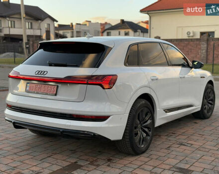 Белый Ауди E-Tron, объемом двигателя 0 л и пробегом 55 тыс. км за 43000 $, фото 48 на Automoto.ua