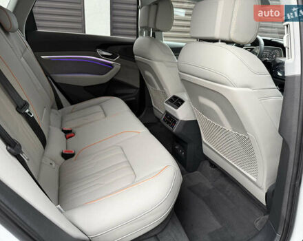 Белый Ауди E-Tron, объемом двигателя 0 л и пробегом 60 тыс. км за 34700 $, фото 46 на Automoto.ua