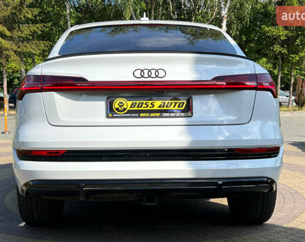 Белый Ауди E-Tron, объемом двигателя 0 л и пробегом 33 тыс. км за 42990 $, фото 5 на Automoto.ua