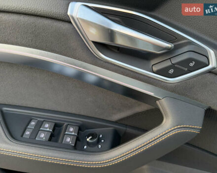 Белый Ауди E-Tron, объемом двигателя 0 л и пробегом 55 тыс. км за 43000 $, фото 24 на Automoto.ua