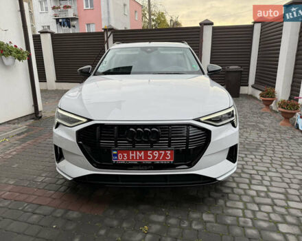 Белый Ауди E-Tron, объемом двигателя 0 л и пробегом 60 тыс. км за 34700 $, фото 2 на Automoto.ua