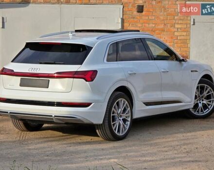 Белый Ауди E-Tron, объемом двигателя 0 л и пробегом 26 тыс. км за 48778 $, фото 2 на Automoto.ua