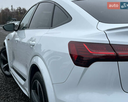 Білий Ауді E-Tron, об'ємом двигуна 0 л та пробігом 48 тис. км за 48798 $, фото 11 на Automoto.ua