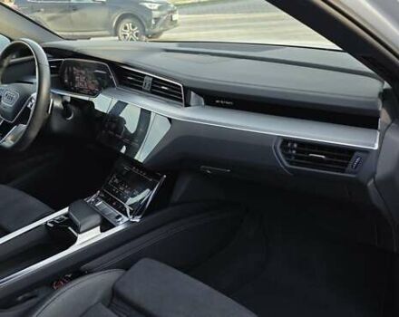 Белый Ауди E-Tron, объемом двигателя 0 л и пробегом 110 тыс. км за 37700 $, фото 73 на Automoto.ua