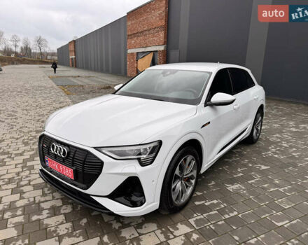 Белый Ауди E-Tron, объемом двигателя 0 л и пробегом 27 тыс. км за 38800 $, фото 2 на Automoto.ua