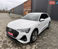 Белый Ауди E-Tron, объемом двигателя 0 л и пробегом 27 тыс. км за 38800 $, фото 2 на Automoto.ua