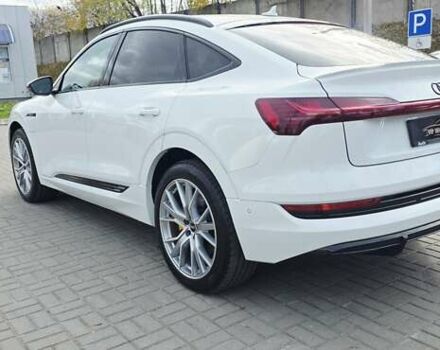 Белый Ауди E-Tron, объемом двигателя 0 л и пробегом 110 тыс. км за 37700 $, фото 23 на Automoto.ua